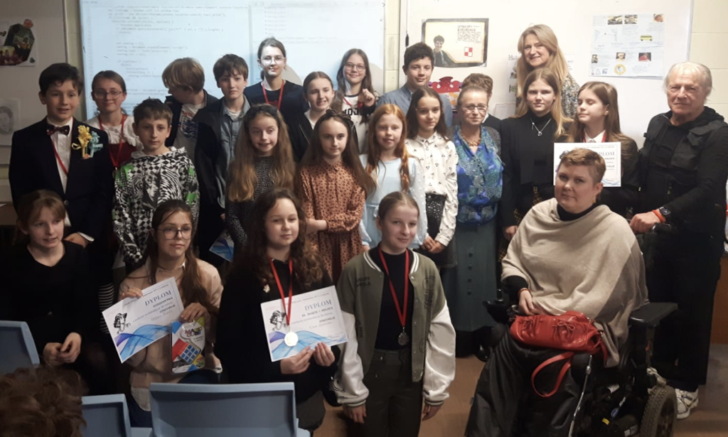 Konkurs recytatorski pt. ,,Być kobietą…”