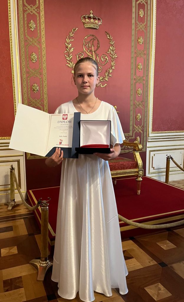 Julia Dulak – laureatką konkursu ,,Być Polakiem”