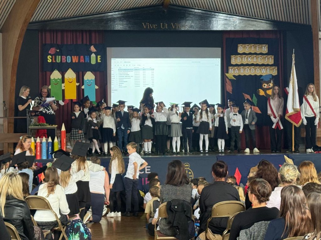 Uroczysty apel z okazji Dnia Edukacji Narodowej i Pasowanie uczniów klas pierwszych.