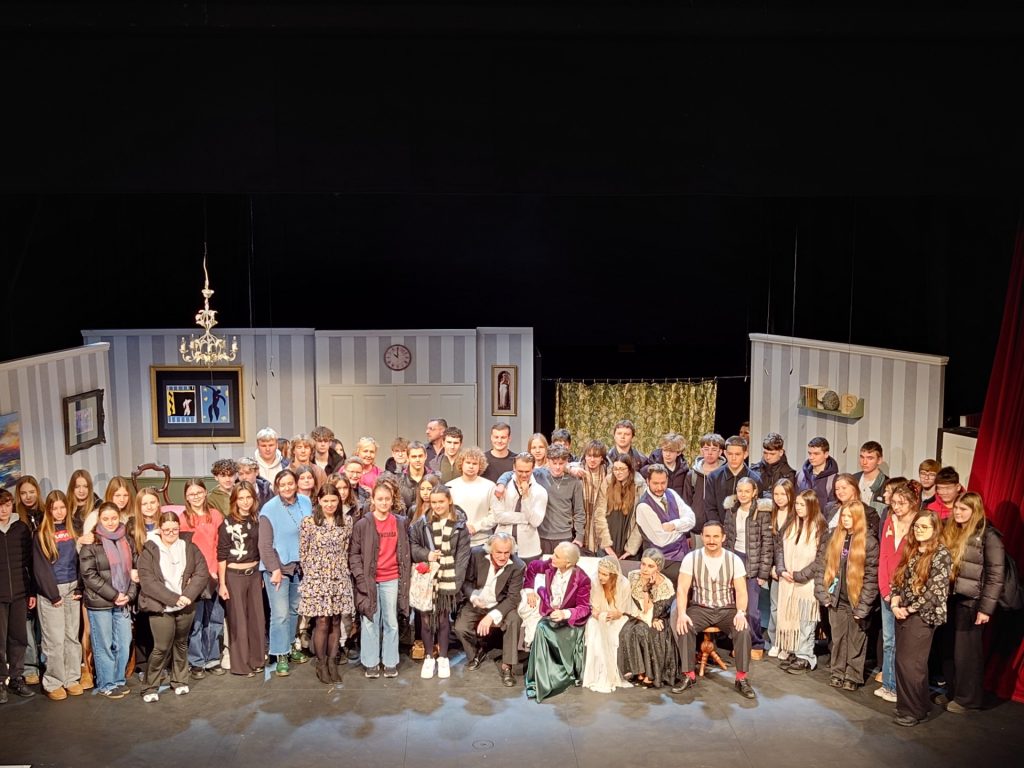 „W tym domu nie ma żadnych zasad” – „Tango”, S. Mrożka na scenie teatru POSK.