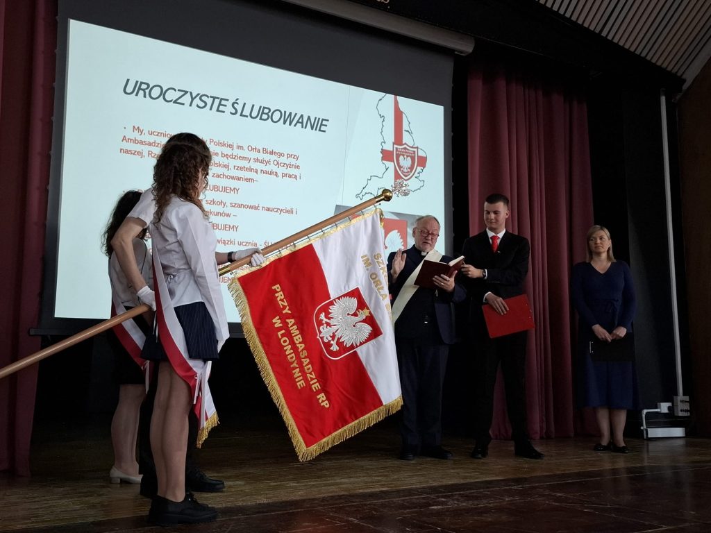 Historyczny dzień dla naszej społeczności – nasza szkoła otrzymała imię Orła Białego!